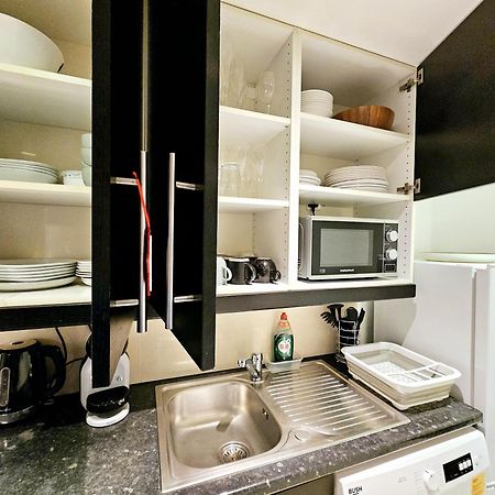 Modern Hyde Park Home With Private Entrance & Private Back Patio Near Bayswater & Paddington Stations ロンドン エクステリア 写真