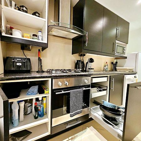 Modern Hyde Park Home With Private Entrance & Private Back Patio Near Bayswater & Paddington Stations ロンドン エクステリア 写真