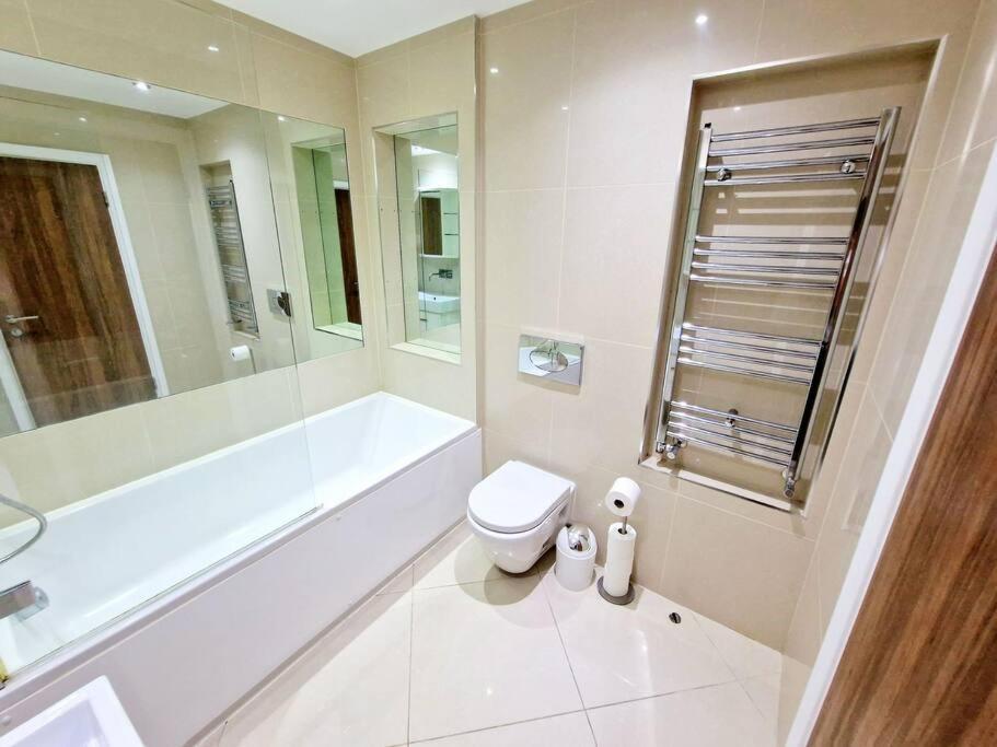 Modern Hyde Park Home With Private Entrance & Private Back Patio Near Bayswater & Paddington Stations ロンドン エクステリア 写真
