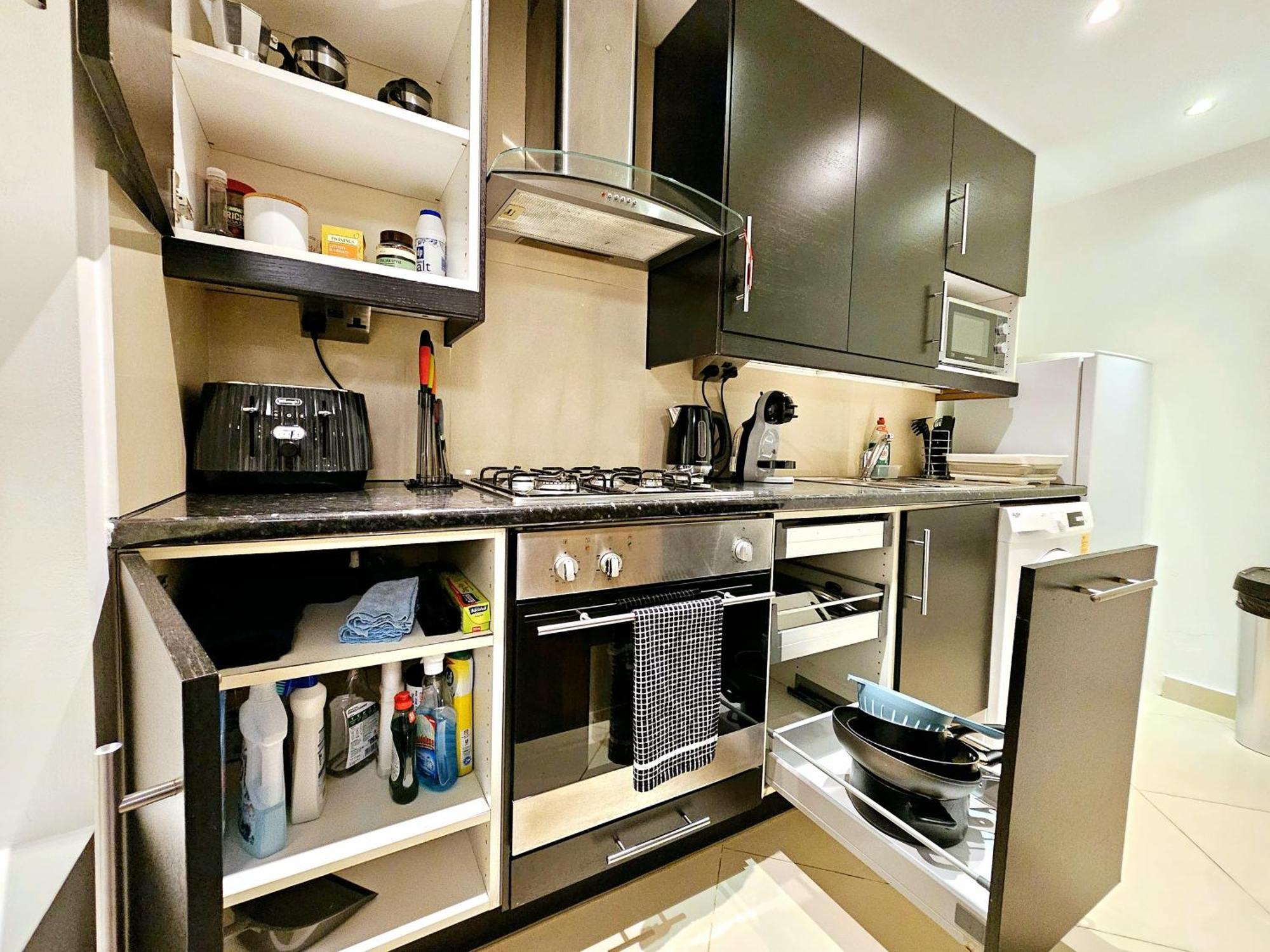 Modern Hyde Park Home With Private Entrance & Private Back Patio Near Bayswater & Paddington Stations ロンドン エクステリア 写真